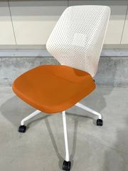 ITOKI オフィスチェア（ピンク）中古 - メルカリ
