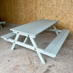 【近隣配送込】大型ピクニックテーブル 【サイズ】 約 幅180cm × 奥行180cm × 高さ78cm ベンチ一体型 BBQ ガーデンテーブル 木製 SPF カフェ板 福岡・大分配送可のサムネイル
