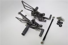 トライアンフ　スラクストン1200R/1200RS 純正ステップ左右 トライアンフ スラクストン1200R/1200RS 純正ステップ左右 - メルカリ