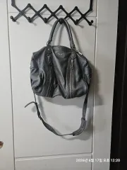 ZADIG&VOLTAIRE ザディグ・エ・ヴォルテール クロスバックのサムネイル