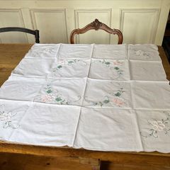 希少・ヴィンテージ】 近沢レース店 全手刺繍 テーブルクロス 0716-014
