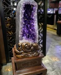 天然アメジストクラスター 572g 濃紫 原石 置物 - メルカリ