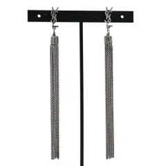 美品 Saint Laurent サンローラン メタル ルル タッセル ピアス カサンドラロゴ YSL シルバーカラー レディース 古着 中古 USEDのサムネイル