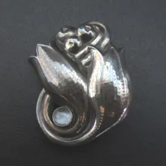 美品 Georg Jensen ジョージジェンセン ムーンストーン ブローチ 100C 925S シルバー レディース 古着 中古 USEDのサムネイル