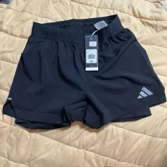 新品未使用Alo Yoga Match Point Short ブラック M - メルカリ