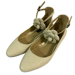 美品 INGEBORG インゲボルグ フラワーモチーフ アンクルストラップ パンプス サイズ3約23.5cm アイボリー レディース 古着 中古 USEDのサムネイル