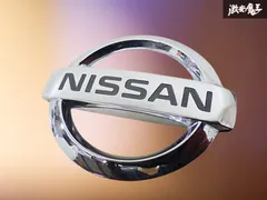 【割れ無し！】NISSAN ニッサン 日産 純正 エンブレム ロゴ メッキ 1個 縦 約5.5cm 横 約6.5cm 即納 棚のサムネイル