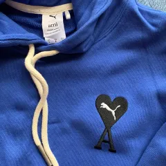 (新品)アミ PUMA フーディー Tシャツ Lのサムネイル