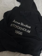 Acne Studios アクネストゥディオス 1996 ロゴ ジップスウェット