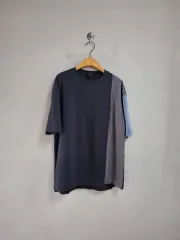 COS バイカラー 半袖 Tシャツ ダークネイビーのサムネイル