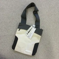 100 新品 Calvin Klein カルバン・クライン クロスバッグ 0617D2のサムネイル