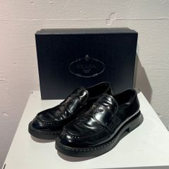 PRADA ブラッシュドレザー ローファー モノリス 2DE127 - メルカリ