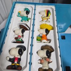 スヌーピー ピーナッツ ビンテージソフビドール4体セット - メルカリ