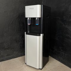 CosmoWater ウォーターサーバー ブラック 美品 お湯 冷水 - メルカリ
