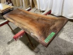 ボセ一枚板テーブル1800mm / 落ち着いた木肌と自然な耳の存在感 - メルカリ