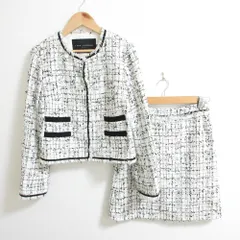 TARA JARMON タラジャーモン フリンジ パイピング ツイード ノーカラージャケット+ミニスカート スーツ S ホワイト系 レディース 古着 中古 USEDのサムネイル