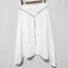 美品 blancvert ブランベール モニーレ装飾 フレアスカート LL4447103 サイズ36 ホワイト レディース 古着 中古 USEDのサムネイル