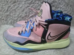 245 NIKE カイリー インフィニティ EP バスケシューズ 中古 靴のサムネイル