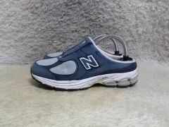 240 ニューバランス 2002 ミュール ネイビー スニーカー スリッパ 中古 シューズのサムネイル