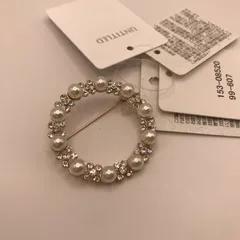 UNTITLED（アンタイトル）　パールビジュー　サークルブローチ　ゴールドのサムネイル