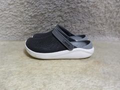 Crocs クロックス サンダル サイプラス ブラック W5 22.5㎝ - メルカリ