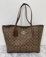COACH シグネチャー トートバッグ ブラウン バック コーチ チャーム