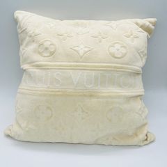 Louis Vuitton モノグラム クッション - メルカリ