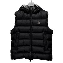 MONCLER フード付きダウンベスト ブラック - メルカリ