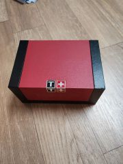 【箱のみ】タグホイヤー 純正BOX 限定レッドブルF1 20周年ワランティー付 箱のみ】タグホイヤー 純正BOX 限定レッドブルF1 20周年ワランティー付