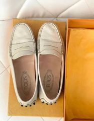 TOD'S フリンジ ミュール サンダル ホワイト - メルカリ