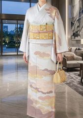 お値下げ藤井寛 赤系雲取り金駒刺繍振袖落款あり - メルカリ