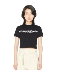 新品 CHARM'S（チャームス） ロゴ クロップドTシャツ (BLACK)のサムネイル