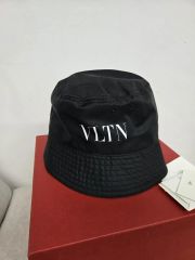 新品】VALENTINO GARAVANI VLTN バケットハット 黒 59 - メルカリ