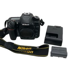 Nikon D500 本体 ストラップ バッテリー 充電器付き - メルカリ