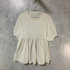 reka レカ パフスリーブペプラムプルオーバー ホワイト Fサイズ 〇□のサムネイル