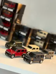 スズキ純正】 ジムニーノマド 5ドア プルバックミニカー 1/43スケール レッド ブルー コレクションモデル オーナーグッズ インテリア 玩具 ミニカーのサムネイル