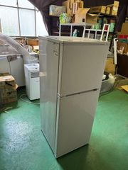 美品 アイリスオーヤマ 冷蔵庫 171L 2022年製 IRSN-17A-WE [477