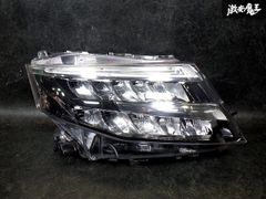 80系 ヴォクシー HV後期 ZS LEDヘッド右 品番81130-28G70 - メルカリ