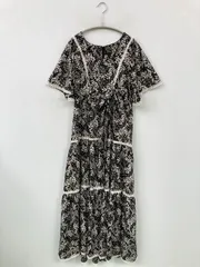 Treat Urself トリートユアセルフ ワンピース ブラック 花柄・ボタニカル柄 レース リボン 半袖 ロング・マキシ丈 ティアード レディースのサムネイル