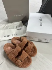 正規品 Alexander McQueen アレキサンダー・マックイーン ファー スリッパ (ブラウン)のサムネイル