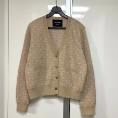JUICY COUTURE ジューシークチュール ゴールド ハートボタン ジャカード パータン カーディガンのサムネイル