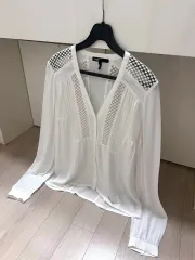 マージュ maje エンブロイダリー 刺繍 ピンタック 清純系 ブラウス シースルー レース Vネックのサムネイル