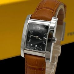 美品 新品電池 稼働品 Yves Saint Laurent イヴサンローラン