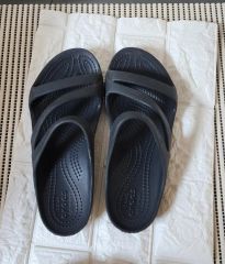 クロックス サンダル ジニー ミュール ササリー ウェッジソール 黒