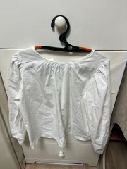 8/2に終了。値下げしました。NEW CLOSET 白 新品未使用ブラウス L 