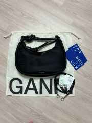 GUCCI グッチ GG ネオプレン トートバッグ A4可 チャーム 黒 - メルカリ