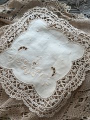SALE❣️フランスアンティークஐ⋆*バテンレースの小さなクロス - メルカリ