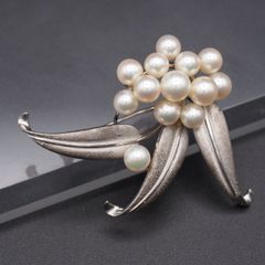 ミキモト MIKIMOTO パールブローチ リボン 4珠 シルバー 皇室御用達