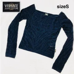 ■美品■希少アンゴラ混■VERSACE JEANS COUTURE ヴェルサーチジーンズクチュール　スクエアネック/オフショルダー　アンゴラ・ウール混ニットトップス　ブラック同色刺繍総柄　イタリア製　レディース　サイズS 高級　ラグジュアリーのサムネイル
