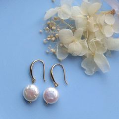 cui-cui】K10YG 淡水パール フックピアス - メルカリ